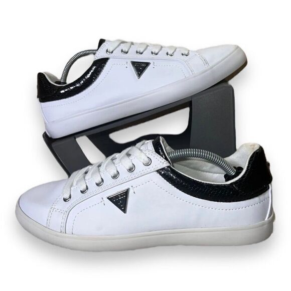 Guess WGShades Casual Sneakers White/Black Women's 9M - Picture 1 of 11